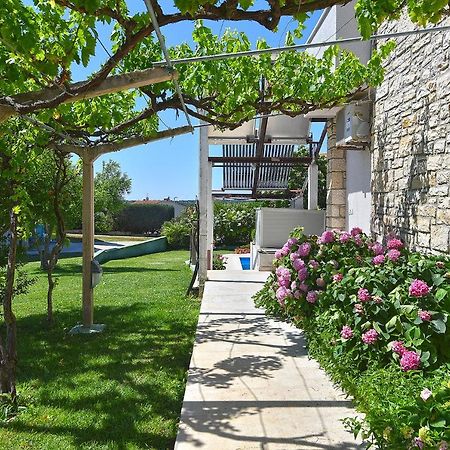 Double Room With Pool 2261 Медулин Экстерьер фото