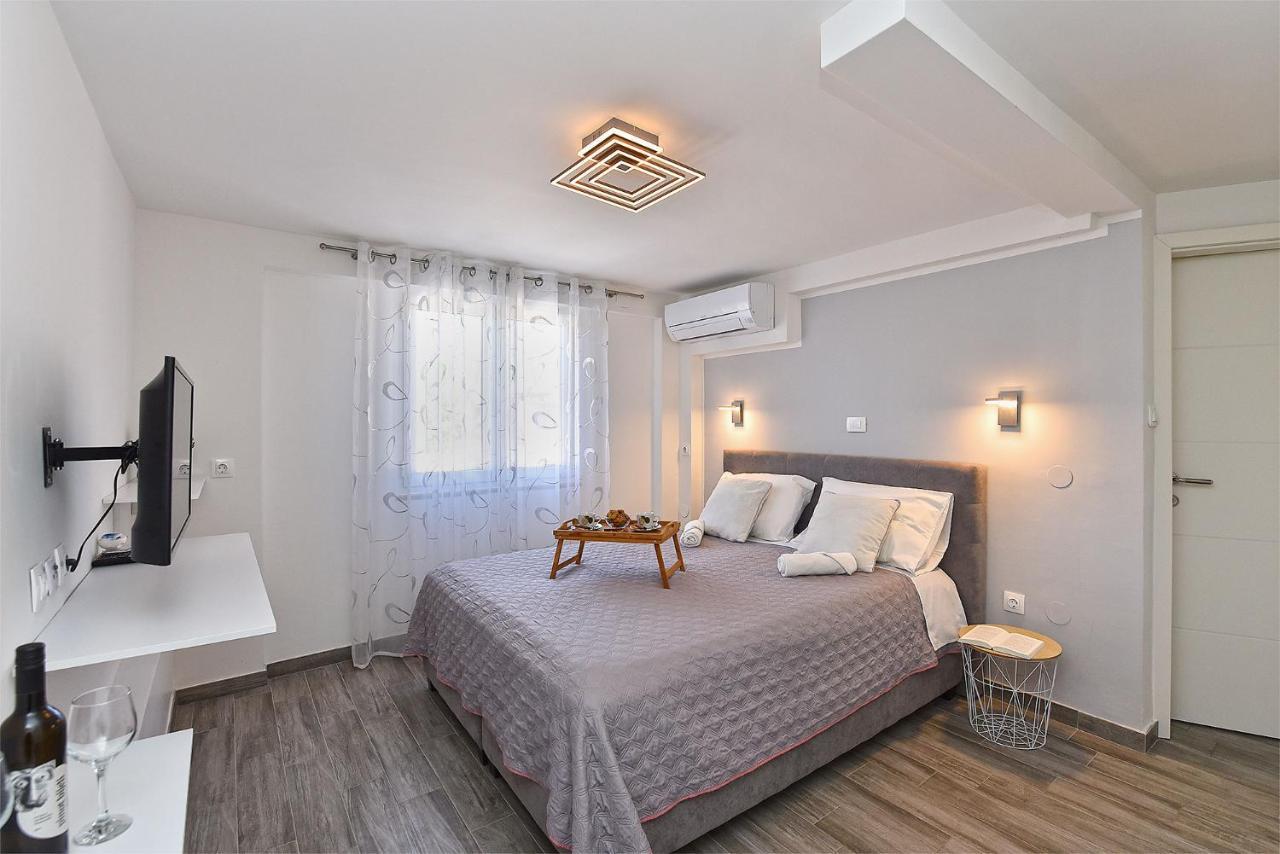 Double Room With Pool 2261 Медулин Экстерьер фото